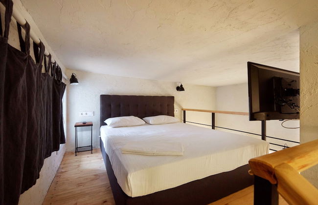 Mezzanine White - Photo 10