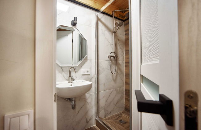 Mezzanine White - Photo 18