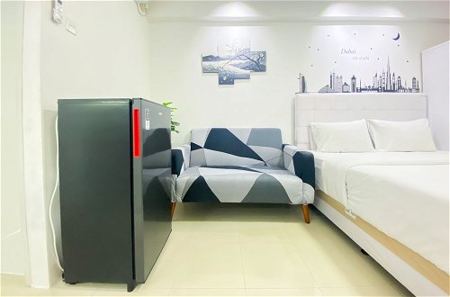 Photo 12 - Modern Design And Cozy Studio At Bassura City Apartment