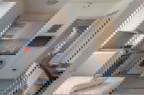 Photo 1 - Elvita Apartments 3