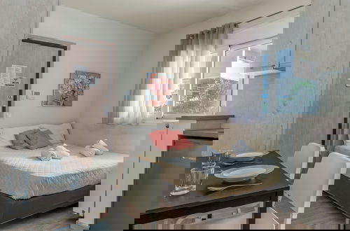 Photo 5 - Elvita Apartments 3