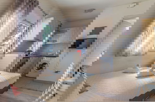 Photo 4 - Elvita Apartments 3