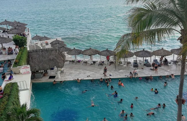 Beautiful Twin Towers Suite With Balcony and Stunning sea View - Foto 16