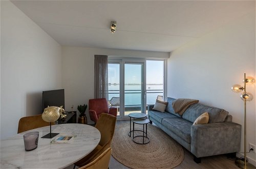 Foto 7 - Bright Modern Apartment With Large Balconies, Located Directly on the Marina