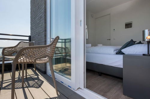 Photo 3 - Bright Modern Apartment With Large Balconies, Located Directly on the Marina