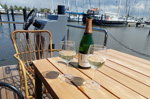 Photo 14 - Luxury Houseboat in Volendam Marina