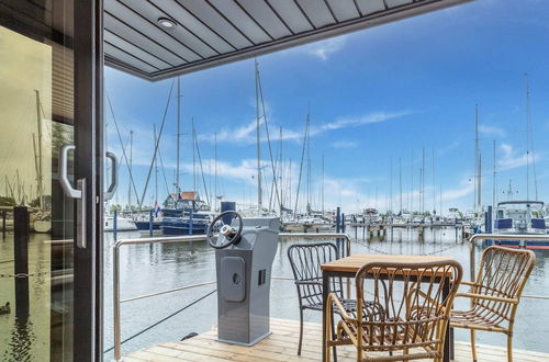 Photo 11 - Luxury Houseboat in Volendam Marina