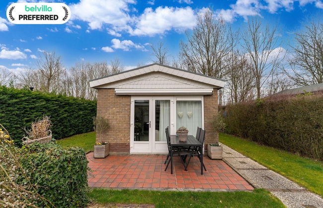 Holiday Home in Zeeland Near Lake - Foto 1