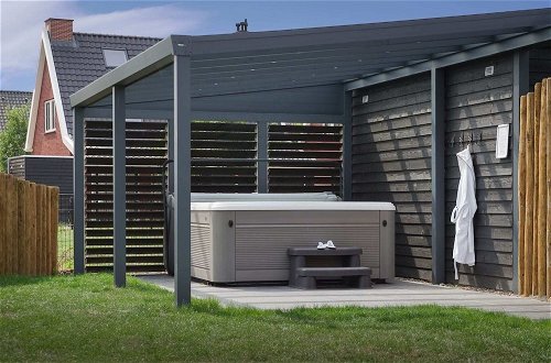 Foto 7 - Holiday Home With Sauna and Outdoor Jacuzzi