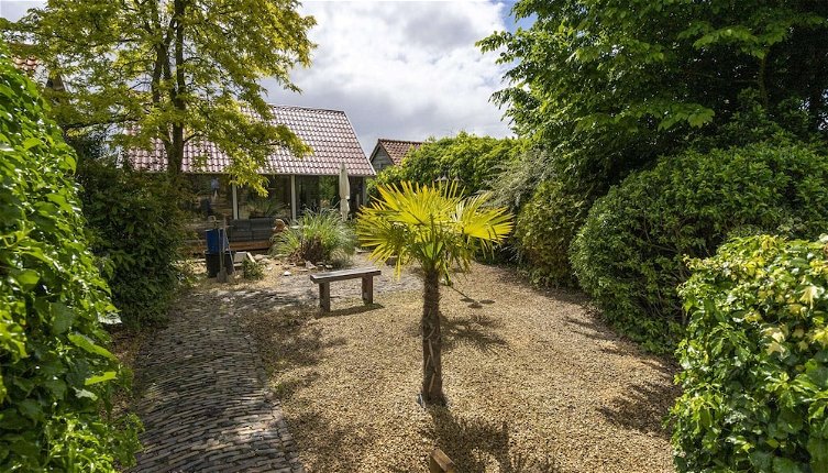 Foto 1 - Romantic Chalet With Tropical Garden Near Wilhelminadorp
