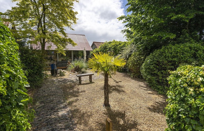 Romantic Chalet Near Wilhelminadorp - Foto 1