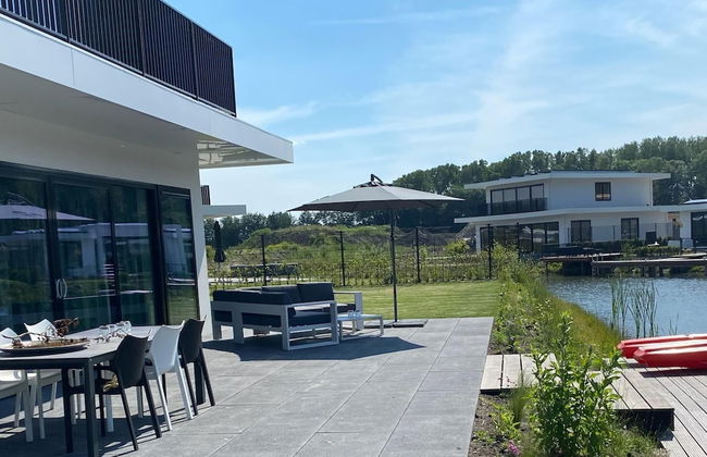 Majestic Villa in Zeewolde With Garden - Photo 26