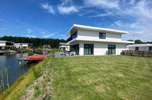 Photo 33 - Majestic Villa in Zeewolde With Garden