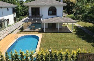 Photo 1 - Sleek Villa in Sapanca With Pool and Winter Garden