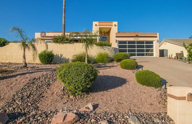 Spectacular Hilltop Home W/resort Like Backyard! - Photo 41
