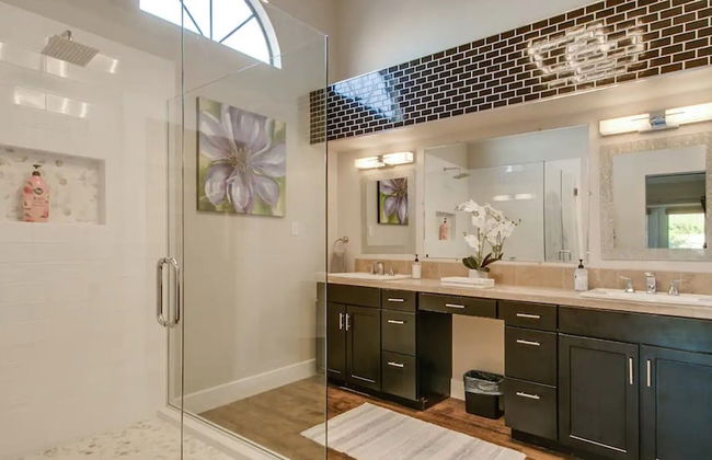 Spectacular Hilltop Home W/resort Like Backyard! - Photo 21