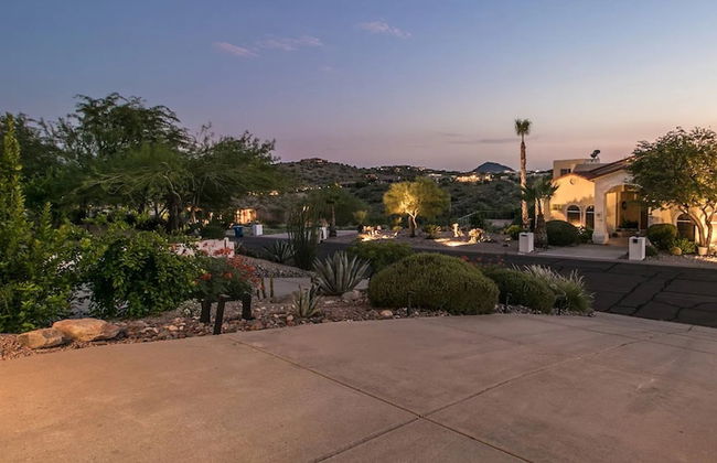 Spectacular Hilltop Home W/resort Like Backyard! - Photo 56