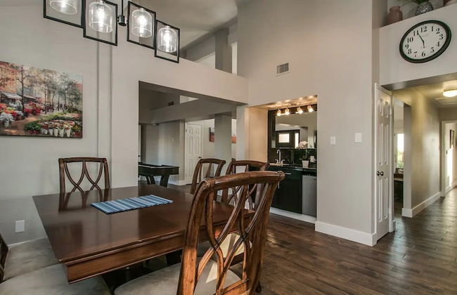 Spectacular Hilltop Home W/resort Like Backyard! - Photo 37