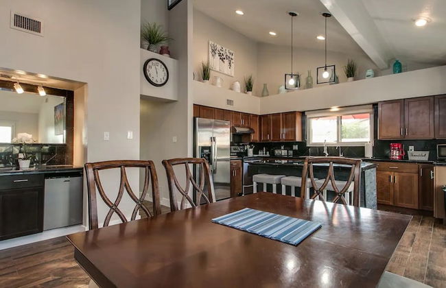Spectacular Hilltop Home W/resort Like Backyard! - Photo 40