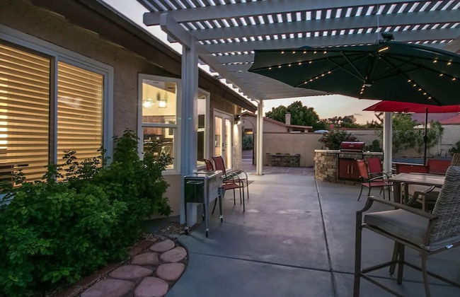 Spectacular Hilltop Home W/resort Like Backyard! - Photo 52