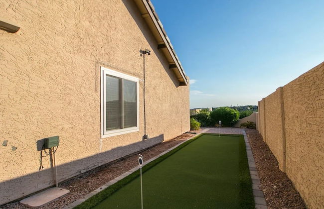 Spectacular Hilltop Home W/resort Like Backyard! - Photo 32