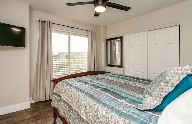 Spectacular Hilltop Home W/resort Like Backyard! - Photo 4