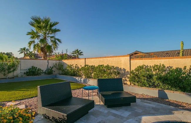 Spectacular Hilltop Home W/resort Like Backyard! - Photo 58