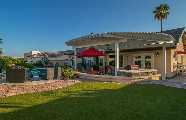 Spectacular Hilltop Home W/resort Like Backyard! - Photo 59