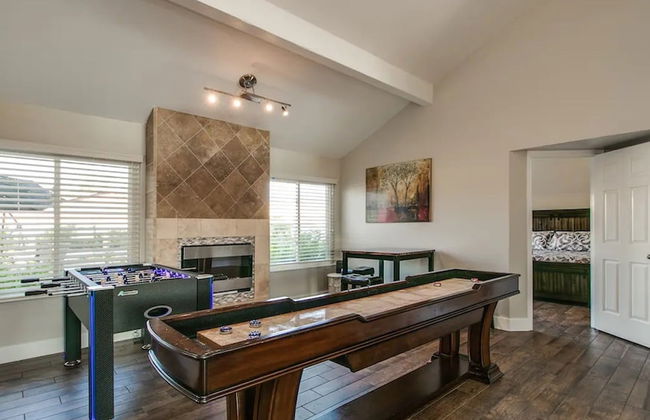 Spectacular Hilltop Home W/resort Like Backyard! - Photo 33