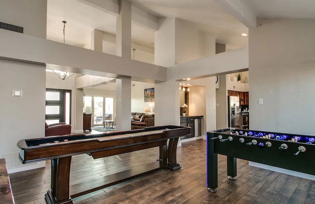 Spectacular Hilltop Home W/resort Like Backyard! - Photo 34