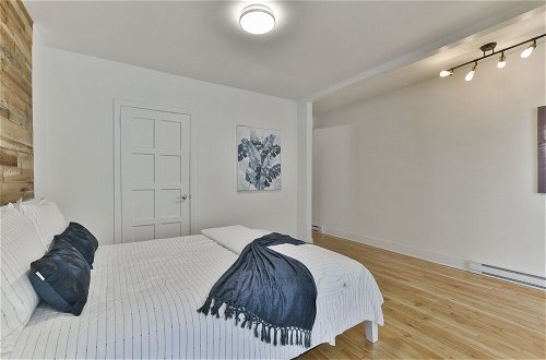 Photo 4 - Lovely 1BR - 5mins from Laurier Metro