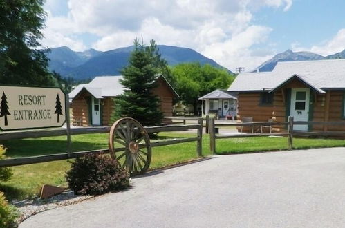 Foto 44 - Travellers Rest Cabins and RV Park