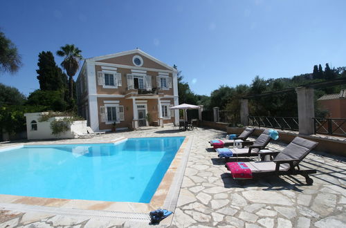 Photo 9 - Durrell Corfu Strawberry-pink Villa