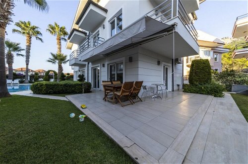 Photo 20 - Central Villa With Garden and Pool in Kemer