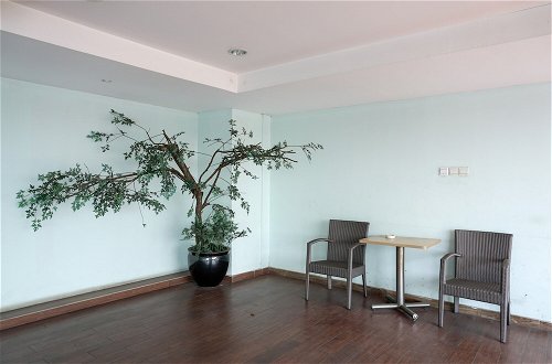 Photo 1 - Cozy Living Studio Apartment At Belmont Residence Near Puri