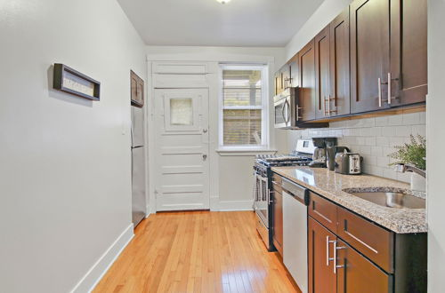 Foto 12 - Charming 3BR Rogers Park Home in Newgard