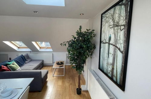 Photo 14 - Modern Two Bedroom Apartment in Fulham by Sojo Stay