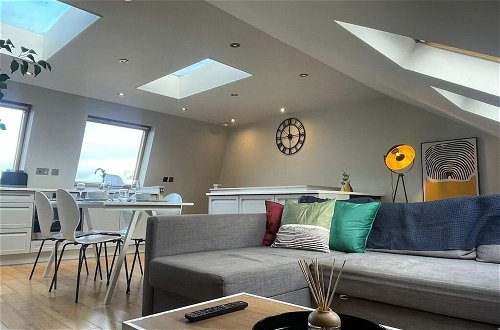 Photo 15 - Modern Two Bedroom Apartment in Fulham by Sojo Stay
