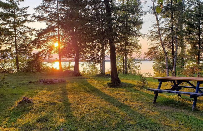 Lakepoint Cottage Resort - Photo 4