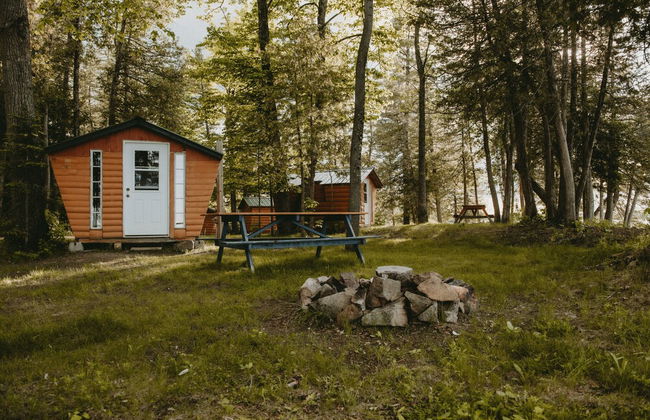 Lakepoint Cottage Resort - Photo 2