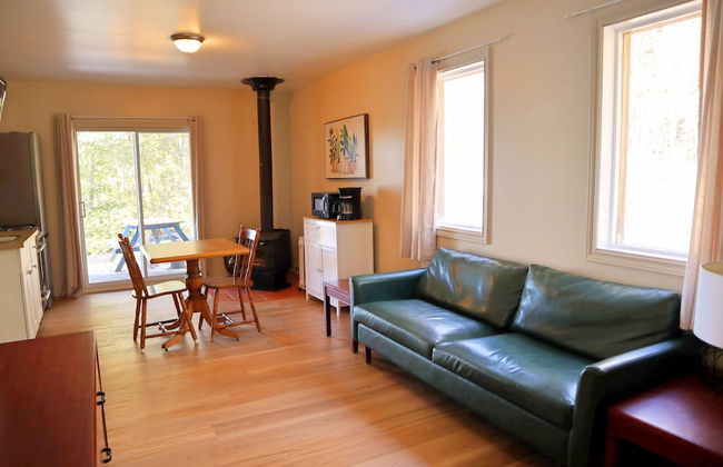 Lakepoint Cottage Resort - Photo 69