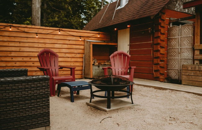 Lakepoint Cottage Resort - Photo 6