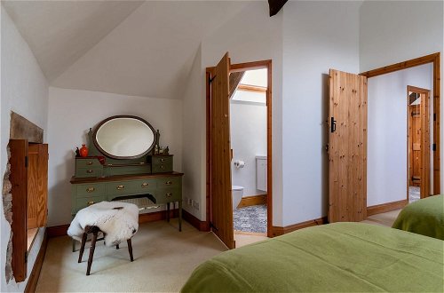 Photo 23 - The Old Coach House - Converted Barn With Private Garden Parking and Fireplace