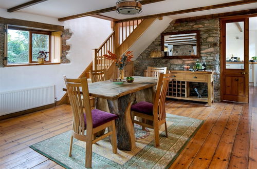 Photo 11 - The Old Coach House - Converted Barn With Private Garden Parking and Fireplace