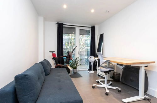 Foto 21 - Modern Family Friendly 2 Bedroom Flat in Hackney Wick