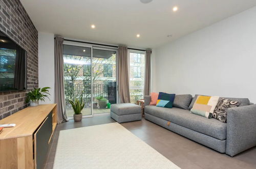 Foto 32 - Modern Family Friendly 2 Bedroom Flat in Hackney Wick