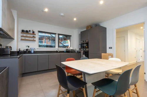 Photo 13 - Modern Family Friendly 2 Bedroom Flat in Hackney Wick