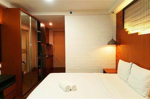 Photo 5 - Fancy And Comfortable Studio At Mataram City Apartment