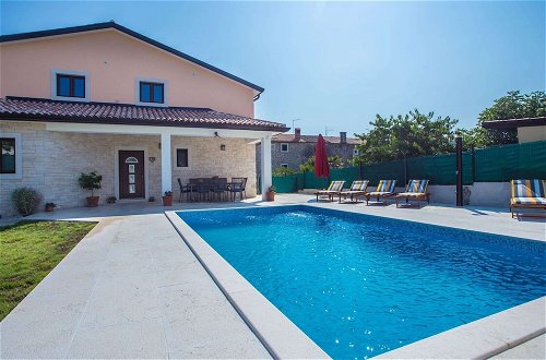 Photo 28 - Holiday Home in Brtonigla With Private Pool