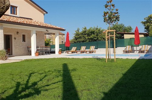 Photo 29 - Holiday Home in Brtonigla With Private Pool